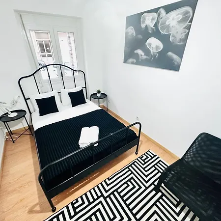 Apartment Spacious Lisbon Flat, Great Location For Tourists, Free Parking