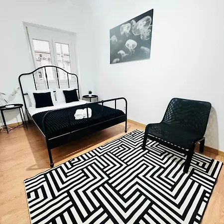 Apartment Spacious Lisbon Flat, Great Location For Tourists, Free Parking *
