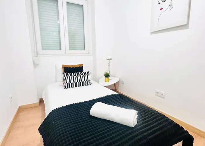 شقة Spacious Lisbon Flat, Great Location For Tourists, Free Parking أمادورا