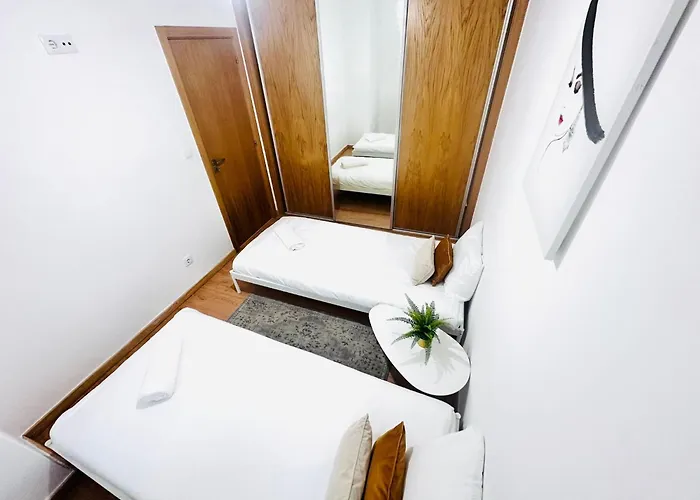 Spacious Lisbon Flat, Great Location For Tourists, Free Parking أمادورا