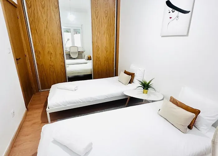 Spacious Lisbon Flat, Great Location For Tourists, Free Parking شقة *