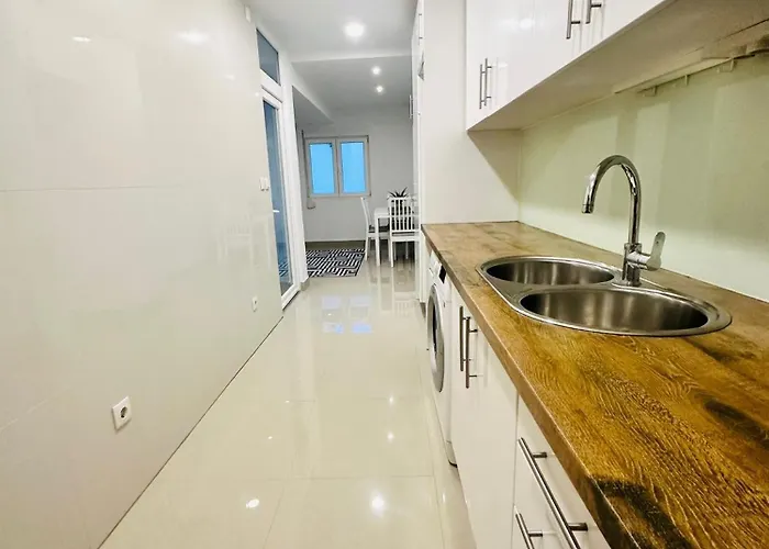 Spacious Lisbon Flat, Great Location For Tourists, Free Parking شقة *